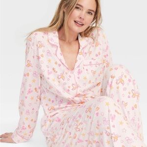 MYSTERY BOX + Sea Life Long Sleeve Pajamas Pink - Roller
Rabbit x Target XS